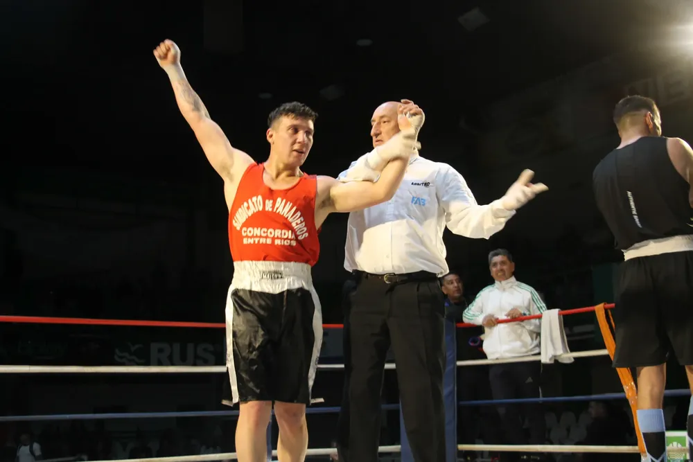 noche de guantes en el verde ( (18)