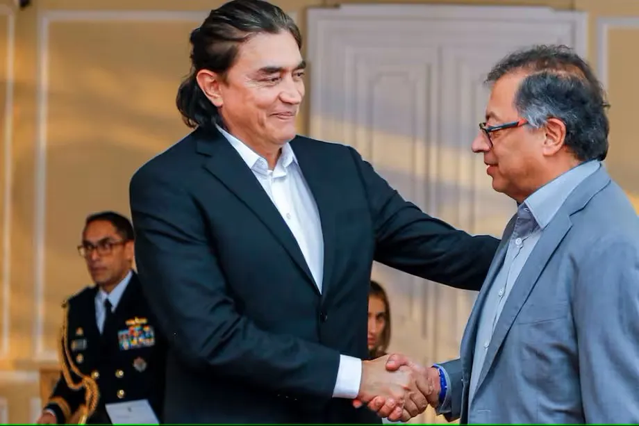 bolivar petro