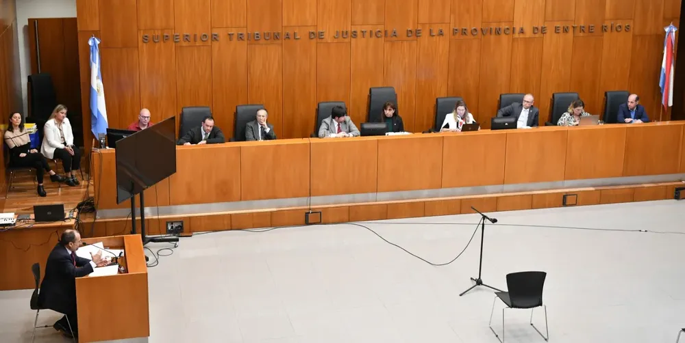 jurado de enjuiciamiento ER