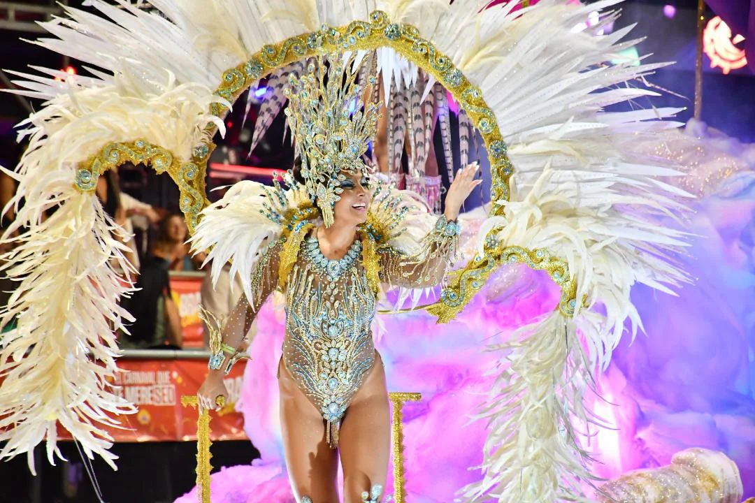 reina pasion carnaval