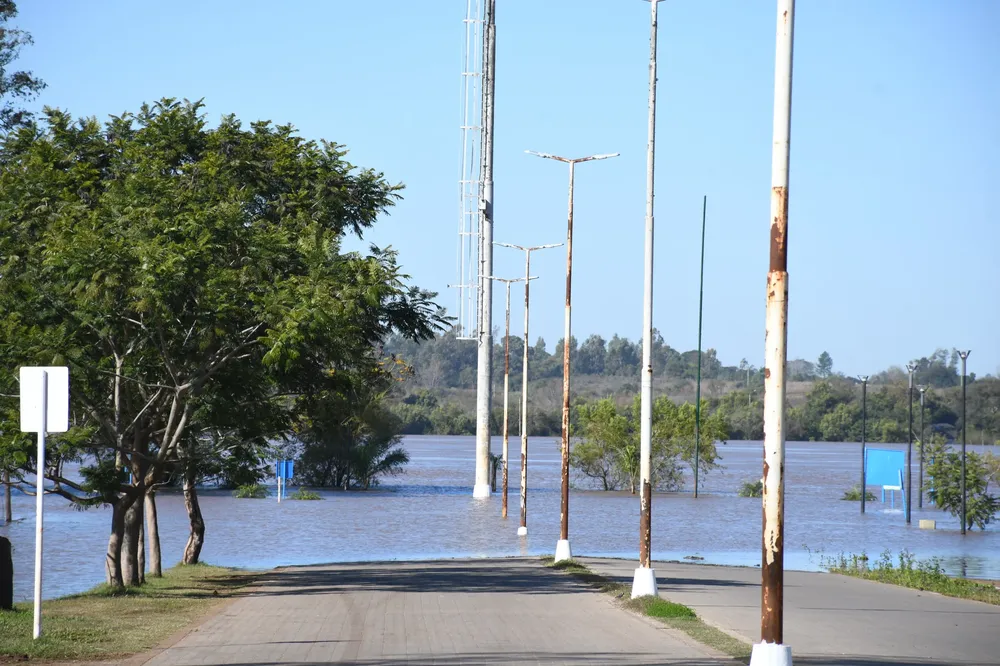 rio uruguay creciente
