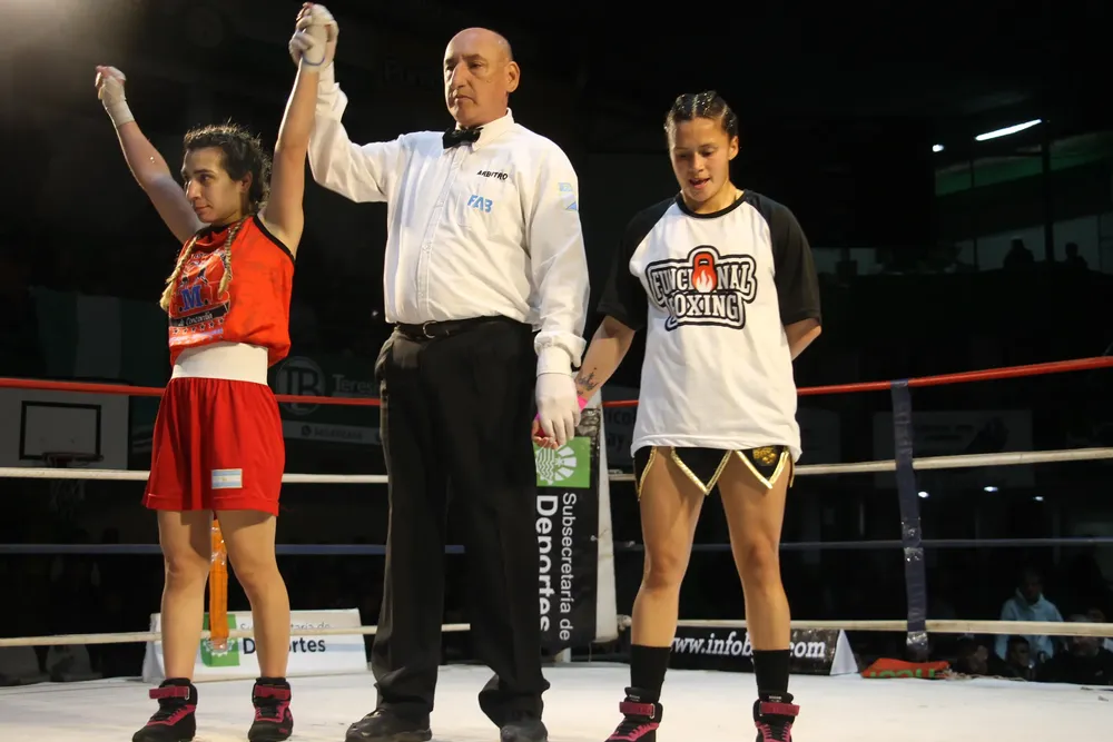 noche de guantes en el verde ( (14)