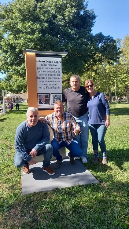 homenaje a juan lopez