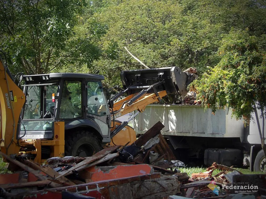 pala mecanica y camion