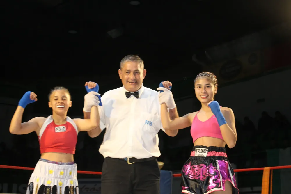 noche de guantes en el verde ( (4)