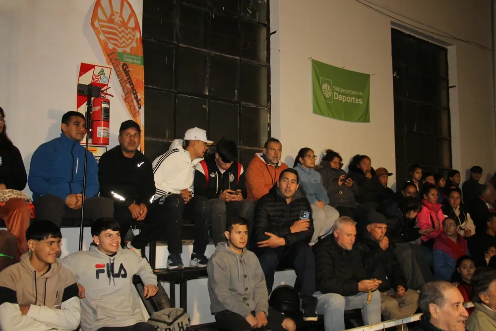 publico en el pingo blanco